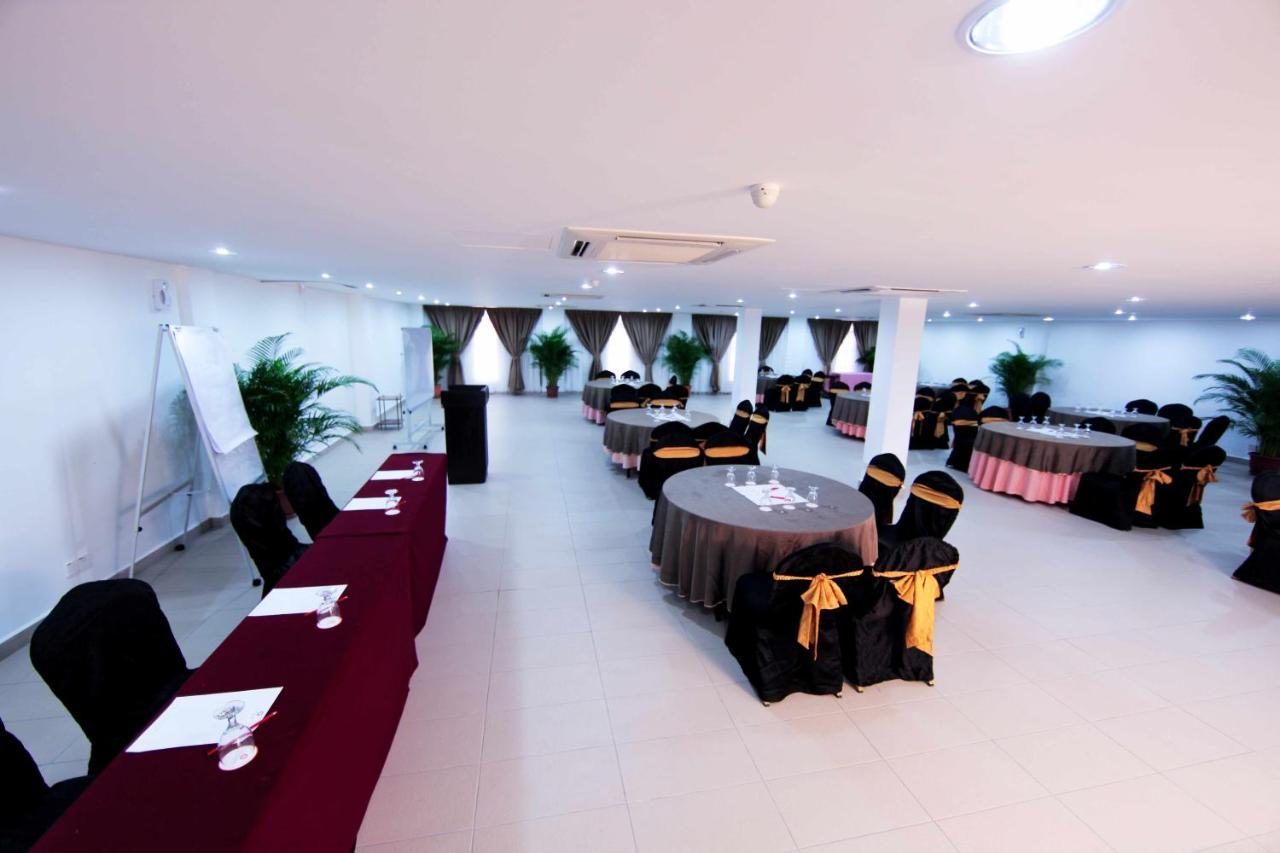 Lotus Desaru Beach Resort & Spa Bandar Penawar Exterior foto